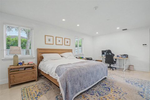 House in Pinecrest, Florida 4 bedrooms, 311.41 sq.m. № 2066244 - photo 22
