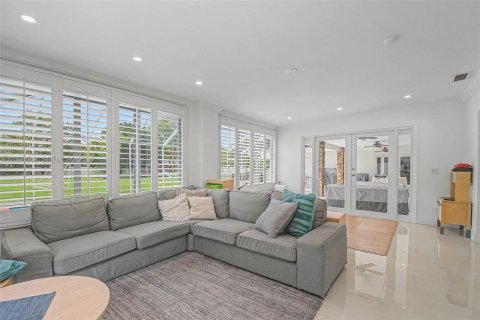 House in Pinecrest, Florida 4 bedrooms, 311.41 sq.m. № 2066244 - photo 19