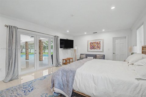 House in Pinecrest, Florida 4 bedrooms, 311.41 sq.m. № 2066244 - photo 21