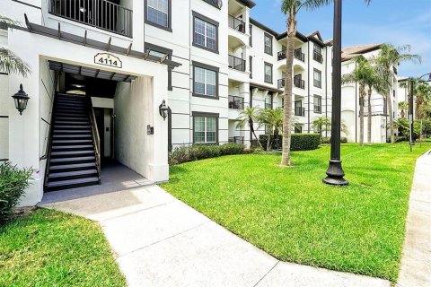 Condo in Orlando, Florida, 2 bedrooms  № 1751066 - photo 3