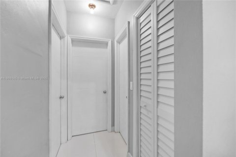 Villa ou maison à vendre à Miami Gardens, Floride: 3 chambres, 143.63 m2 № 1893508 - photo 18