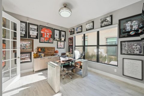 House in Parkland, Florida 3 bedrooms, 237.83 sq.m. № 1941299 - photo 8