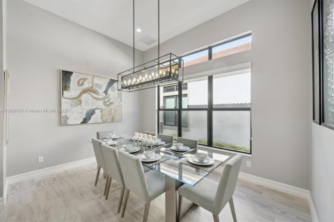 House in Parkland, Florida 3 bedrooms, 237.83 sq.m. № 1941299 - photo 11