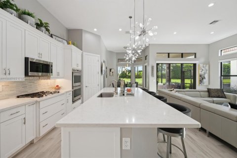 House in Parkland, Florida 3 bedrooms, 237.83 sq.m. № 1941299 - photo 14