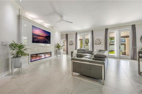 House in Orlando, Florida 4 bedrooms, 258.45 sq.m. № 2222967 - photo 26