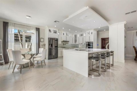 House in Orlando, Florida 4 bedrooms, 258.45 sq.m. № 2222967 - photo 27