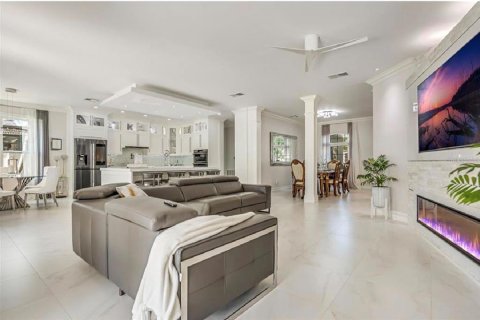 House in Orlando, Florida 4 bedrooms, 258.45 sq.m. № 2222967 - photo 24