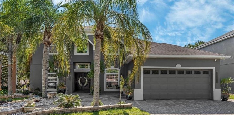 House in Orlando, Florida 4 bedrooms, 258.45 sq.m. № 2222967