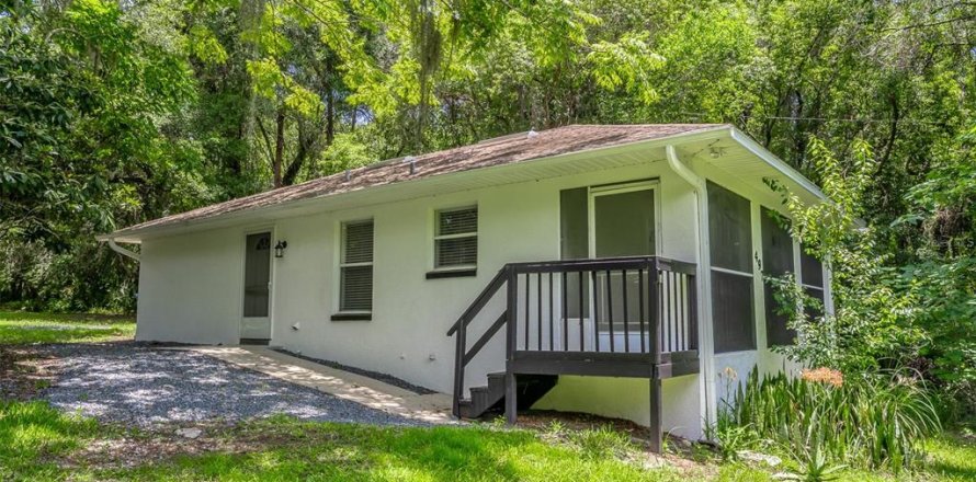 House in DeLand, Florida 2 bedrooms, 78.04 sq.m. № 2231388