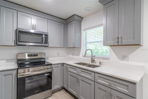 House in DeLand, Florida 2 bedrooms, 78.04 sq.m. № 2231388 - photo 11