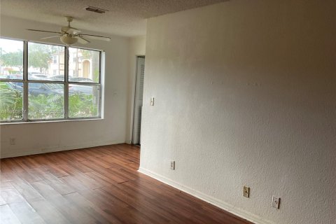 Купить кондоминиум в Маргит, Флорида 1 спальня, 66.15м2, № 2007040 - фото 19