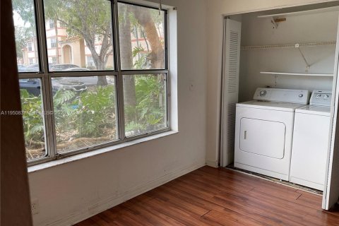 Купить кондоминиум в Маргит, Флорида 1 спальня, 66.15м2, № 2007040 - фото 12