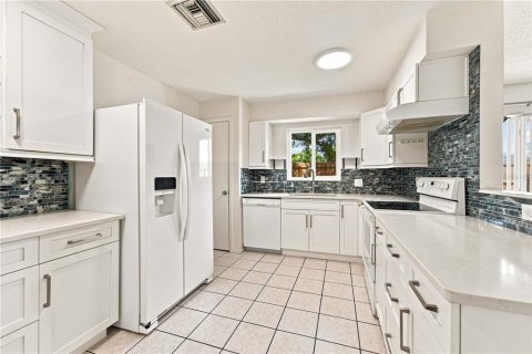 Casa en venta en Longwood, Florida, 4 dormitorios, 137.31 m2 № 2387749 - foto 12
