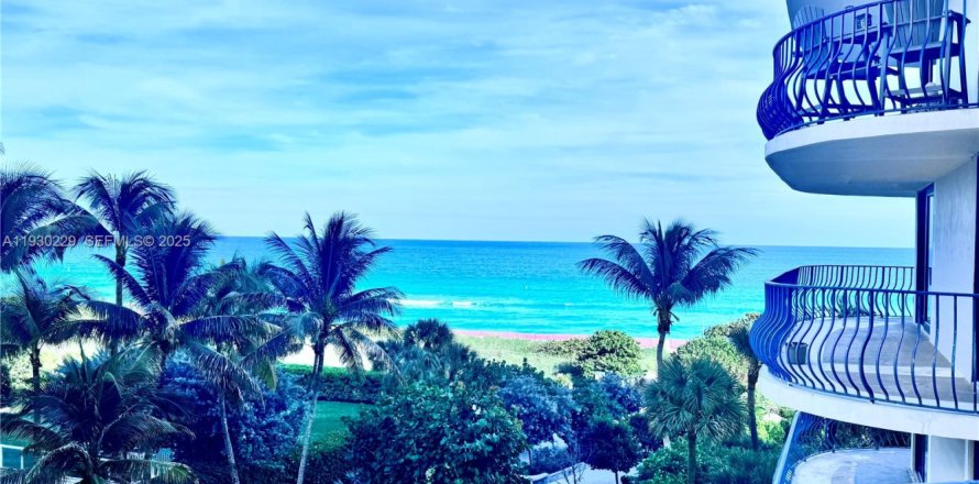 Condo in Surfside, Florida, 2 bedrooms  № 1989027