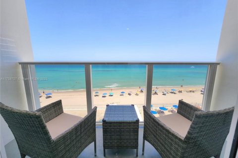 Condo in Hollywood, Florida, 2 bedrooms  № 2036813 - photo 3