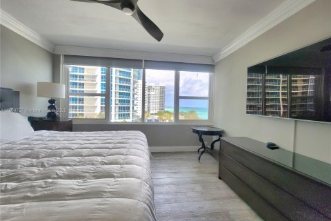 Condo in Hollywood, Florida, 2 bedrooms  № 2036813 - photo 14