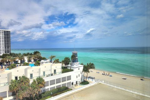 Condo in Hollywood, Florida, 2 bedrooms  № 2036813