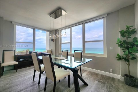 Condo in Hollywood, Florida, 2 bedrooms  № 2036813 - photo 6