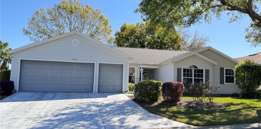 House in Leesburg, Florida 3 bedrooms, 226.4 sq.m. № 1574963