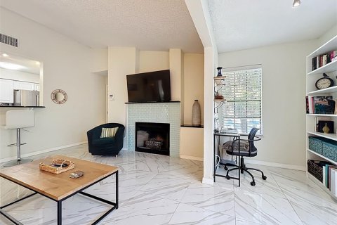 Condo in Altamonte Springs, Florida, 2 bedrooms  № 1651036 - photo 20