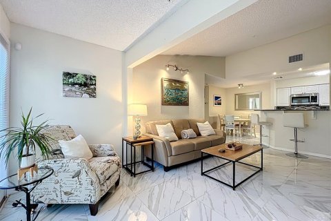 Condo in Altamonte Springs, Florida, 2 bedrooms  № 1651036 - photo 16