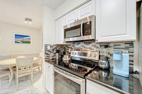 Condo in Altamonte Springs, Florida, 2 bedrooms  № 1651036 - photo 28