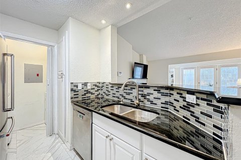 Condo in Altamonte Springs, Florida, 2 bedrooms  № 1651036 - photo 26