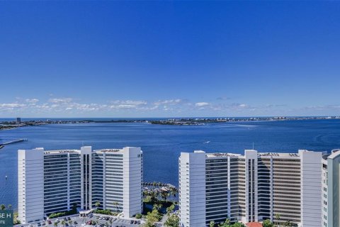 Condominio en venta en Sarasota, Florida, 3 dormitorios, 405.05 m2 № 1666896 - foto 2