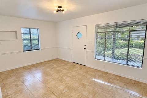 Appartement à louer à Orlando, Floride: 2 chambres, 98.1 m2 № 2411437 - photo 20