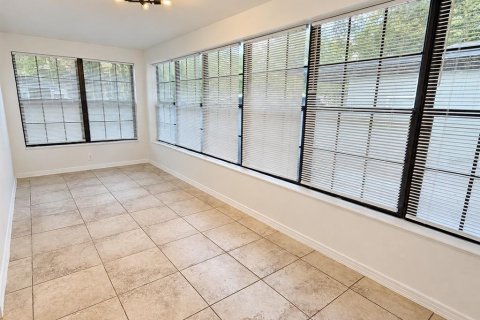 Appartement à louer à Orlando, Floride: 2 chambres, 98.1 m2 № 2411437 - photo 17