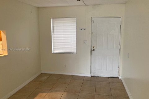 Condo à West Palm Beach, Floride, 1 chambre  № 2082353