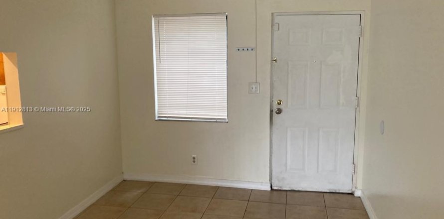 Condo à West Palm Beach, Floride, 1 chambre  № 2082353