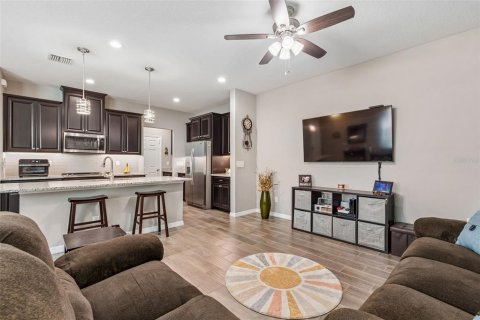 Townhouse in Lutz, Florida 4 bedrooms, 194.91 sq.m. № 2299785 - photo 11