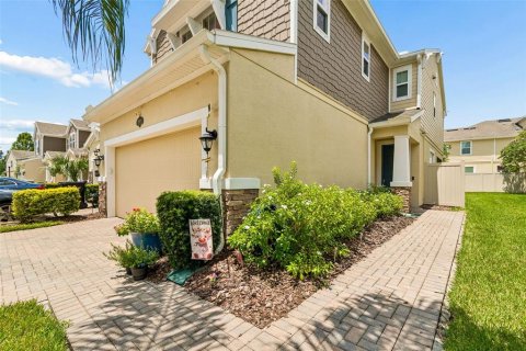 Townhouse in Lutz, Florida 4 bedrooms, 194.91 sq.m. № 2299785 - photo 4