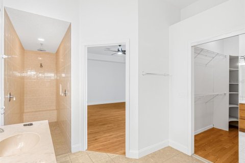 Купить виллу или дом в Киссимми, Флорида 9 комнат, 219.16м2, № 2212314 - фото 15