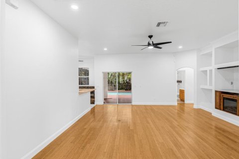 Купить виллу или дом в Киссимми, Флорида 9 комнат, 219.16м2, № 2212314 - фото 9