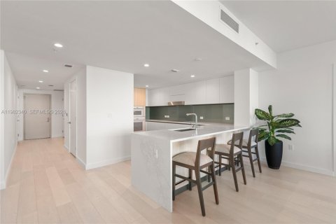 Copropriété à vendre à Bay Harbor Islands, Floride: 2 chambres, 172.89 m2 № 2046777 - photo 14