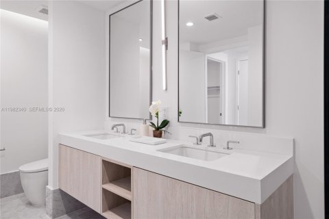 Copropriété à vendre à Bay Harbor Islands, Floride: 2 chambres, 172.89 m2 № 2046777 - photo 23