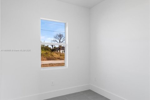 Casa en venta en Lehigh Acres, Florida, 3 dormitorios, 97.55 m2 № 1896929 - foto 4