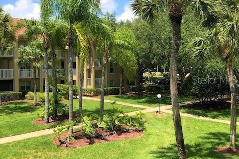Condo in Palm Harbor, Florida, 2 bedrooms № 2233746 - photo 18