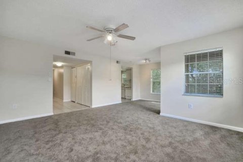 Condo in Palm Harbor, Florida, 2 bedrooms № 2233746 - photo 7