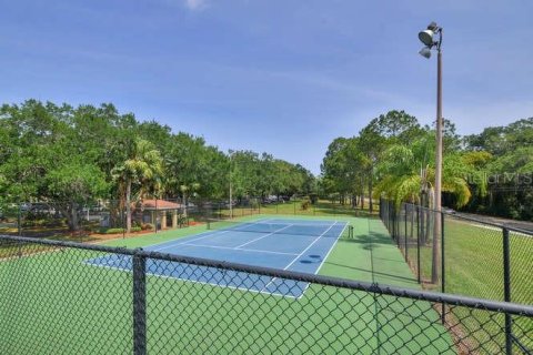 Condo in Palm Harbor, Florida, 2 bedrooms № 2233746 - photo 23