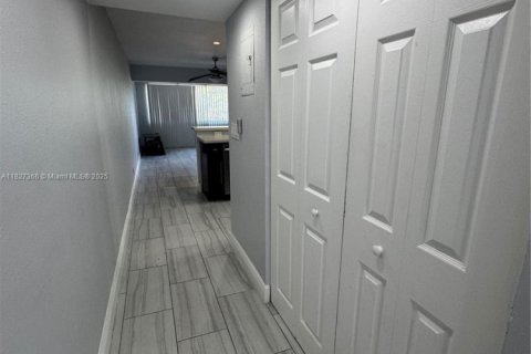Condo in Boca Raton, Florida, 2 bedrooms  № 1798913 - photo 9
