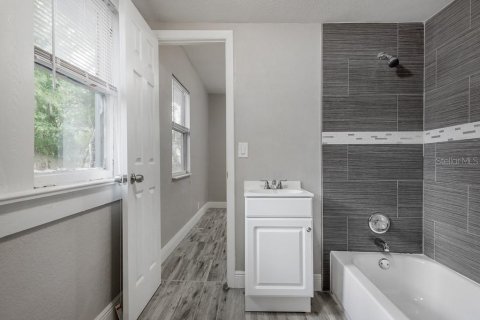 Casa en alquiler en Tampa, Florida, 3 dormitorios, 119.66 m2 № 1848117 - foto 21