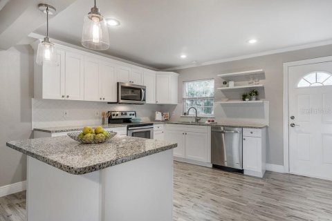 Casa en alquiler en Tampa, Florida, 3 dormitorios, 119.66 m2 № 1848117 - foto 12