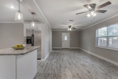 Casa en alquiler en Tampa, Florida, 3 dormitorios, 119.66 m2 № 1848117 - foto 8