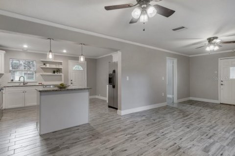Casa en alquiler en Tampa, Florida, 3 dormitorios, 119.66 m2 № 1848117 - foto 7