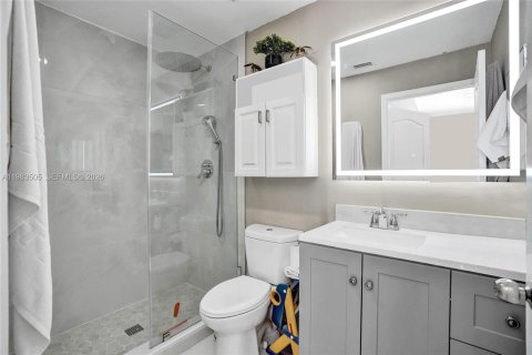 Купить таунхаус в Майами, Флорида 2 спальни, 93.83м2, № 2050805 - фото 25