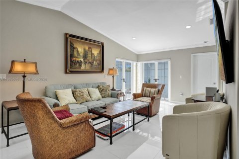 Купить таунхаус в Майами, Флорида 2 спальни, 93.83м2, № 2050805 - фото 9