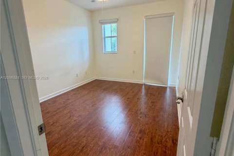 Снять в аренду таунхаус в Дорал, Флорида 3 спальни, 186.55м2, № 2069445 - фото 10